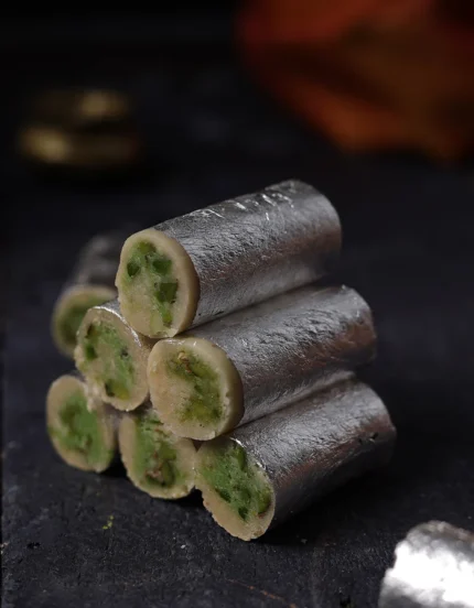 Kaju Pista Roll